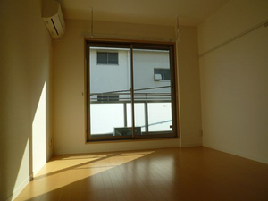 シュタイン横浜大口 301号-2