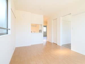 シャーメゾン一色海岸 201号-2