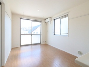 シャーメゾン一色海岸 201号-3