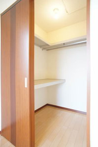 メゾンフォンテーヌ 203号-4