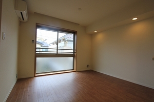 Ｂｌｏｓｓｏｍ　Ｃｏｕｒｔ 305号-10