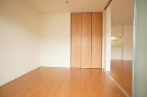 グランドソレーユ百合ヶ丘 305号-3