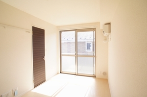 サンモール鴨居 201号-8