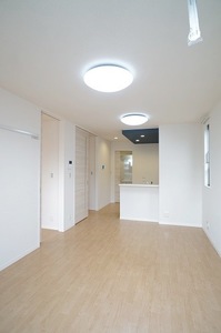 コスモレーヴ上白根 Ⅱ 103号-4