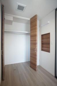 アロカリア 402号-8