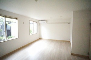 メゾン・ドゥ・リヴィエール 103号-2