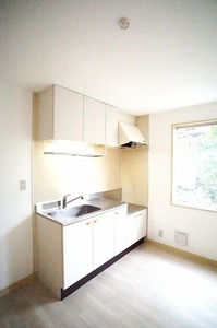 メゾン・ドゥ・リヴィエール 103号-3