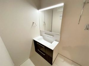 ヒルズ横濱高島台 201号-12