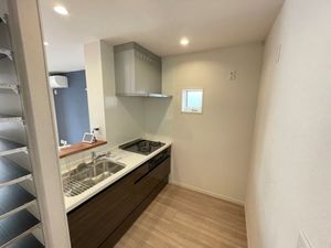 ヒルズ横濱高島台 301号-5