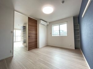 ヒルズ横濱高島台 301号-12