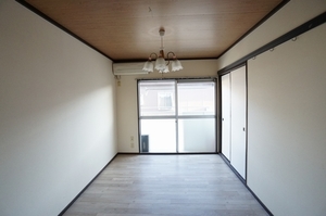 グリーンハイツ城山Ｂ棟 202号-2