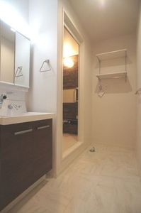 ＥＭＹ・コスモ 203号-8