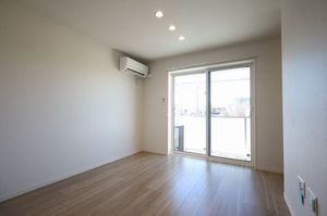 トロワベルテュ 102号-2