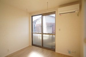 スリーズコート 202号-3