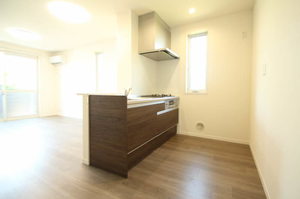 ドゥ　ラ　レーヌ　Ｅ 201号-4