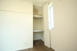 ドゥ　ラ　レーヌ　Ｅ 201号-6