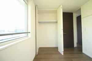 ドゥ　ラ　レーヌ　Ｅ 201号-8