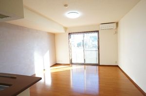 シャーメゾン前川 103号-3