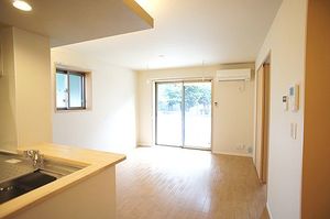 エメ　ラ　ヴィルＢ 102号-2