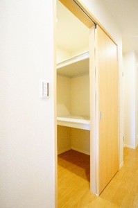 メゾン・ド・ボヌール 205号-8