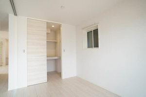 ルナージュ参番館 302号-3