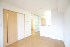 アーバンコンテンポラリーＭ 102号-2