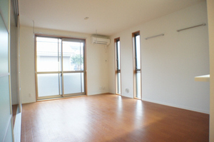 クローバーテラスB 202号-3