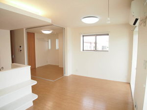 メッゾ　モンテ 302号-2