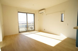 メゾン・ド・アベニール 302号-2