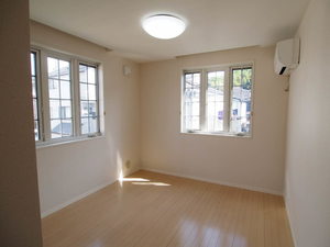 メゾン・アキヤマ 202号-5