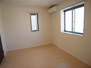 エクラシエ新城 202号-4