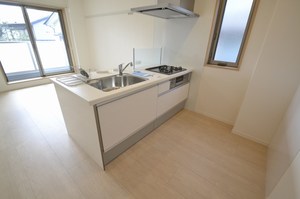 ビバリーコート 201号-6