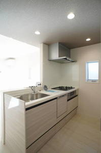 ヒューゲルハイム 201号-4