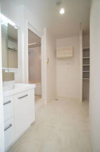 ヒューゲルハイム 201号-8