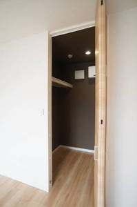 ヒューゲルハイム 202号-7