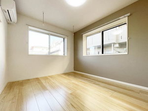 コンドミニオ　エテルナ 102号-5