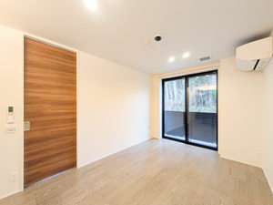 イノヴェーゼ 102号-3