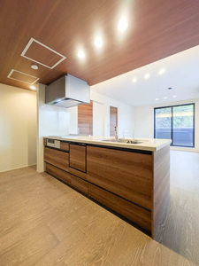 イノヴェーゼ 301号-6