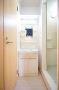 ウィンズ平間 201号-8