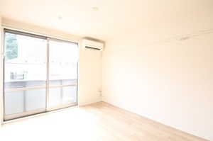 メゾン・パピヨン上大岡 203号-2