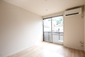 メゾン・パピヨン上大岡 203号-3