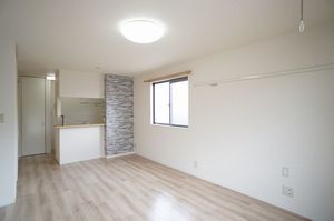 シルキーラウンジＢ 202号-3