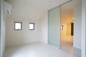 リリー・レジデンス港南 303号-4