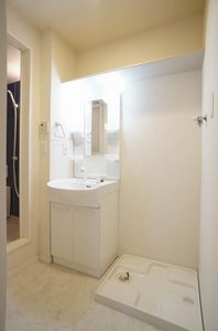 リリー・レジデンス港南 303号-8