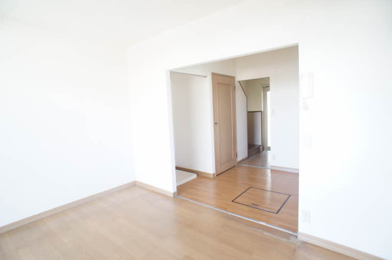 ヒルズ藤塚　Ｅ 101号-3