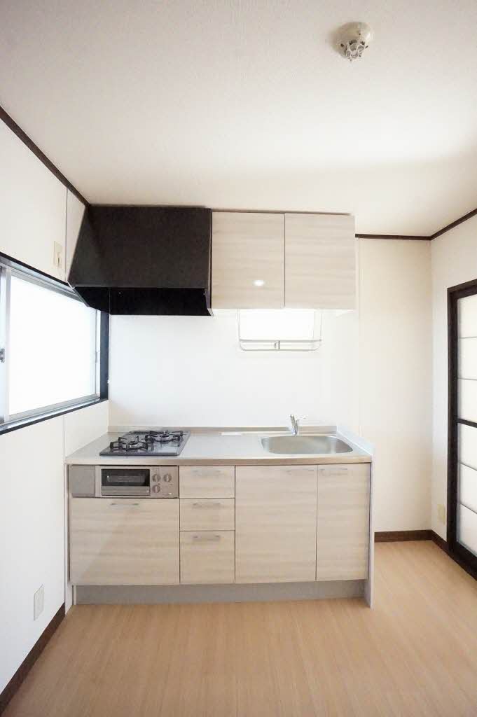 ルミエール・イースト 202号-4