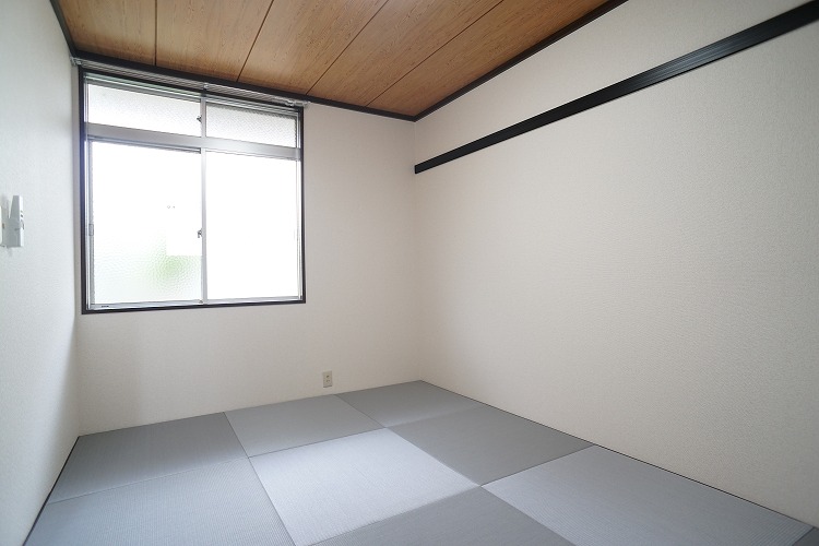 ドエル山際 102号-3
