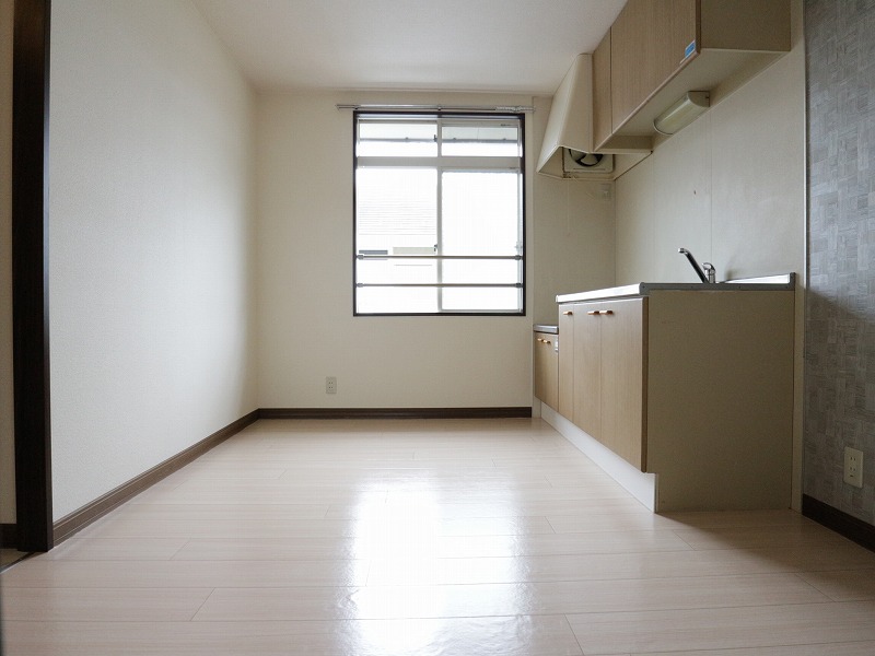 レオハイツ B 201号-3