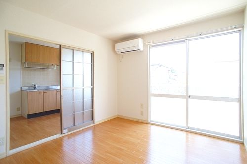 メゾンルミエール 103号-2