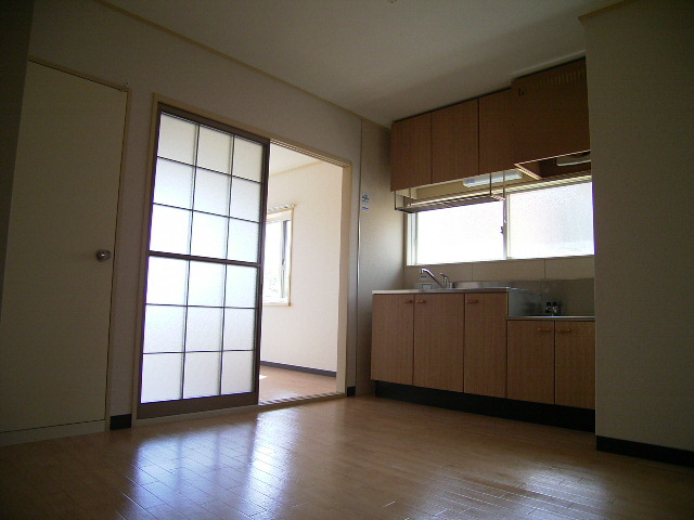 サンクレスト弐番館 203号-2